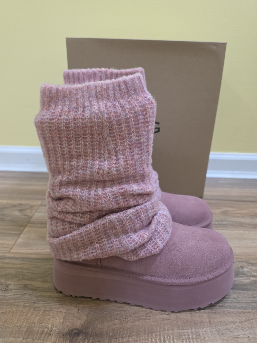 New UGG Classic Mini Dipper Legwarmer Booties